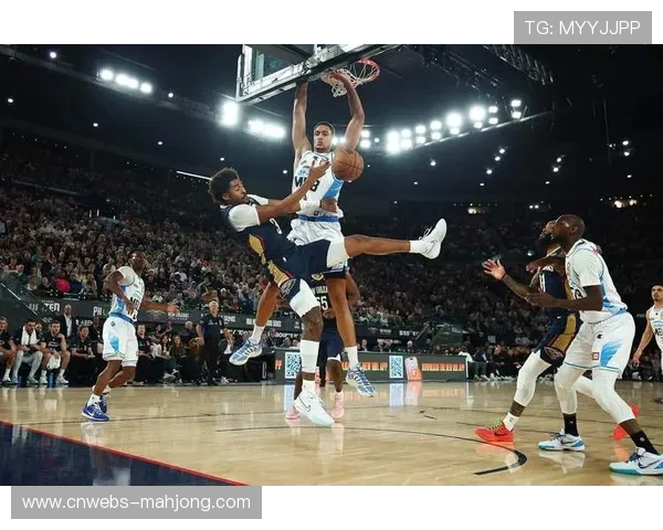 鹈鹕新秀费尔斯突破得分,主场球迷欢呼